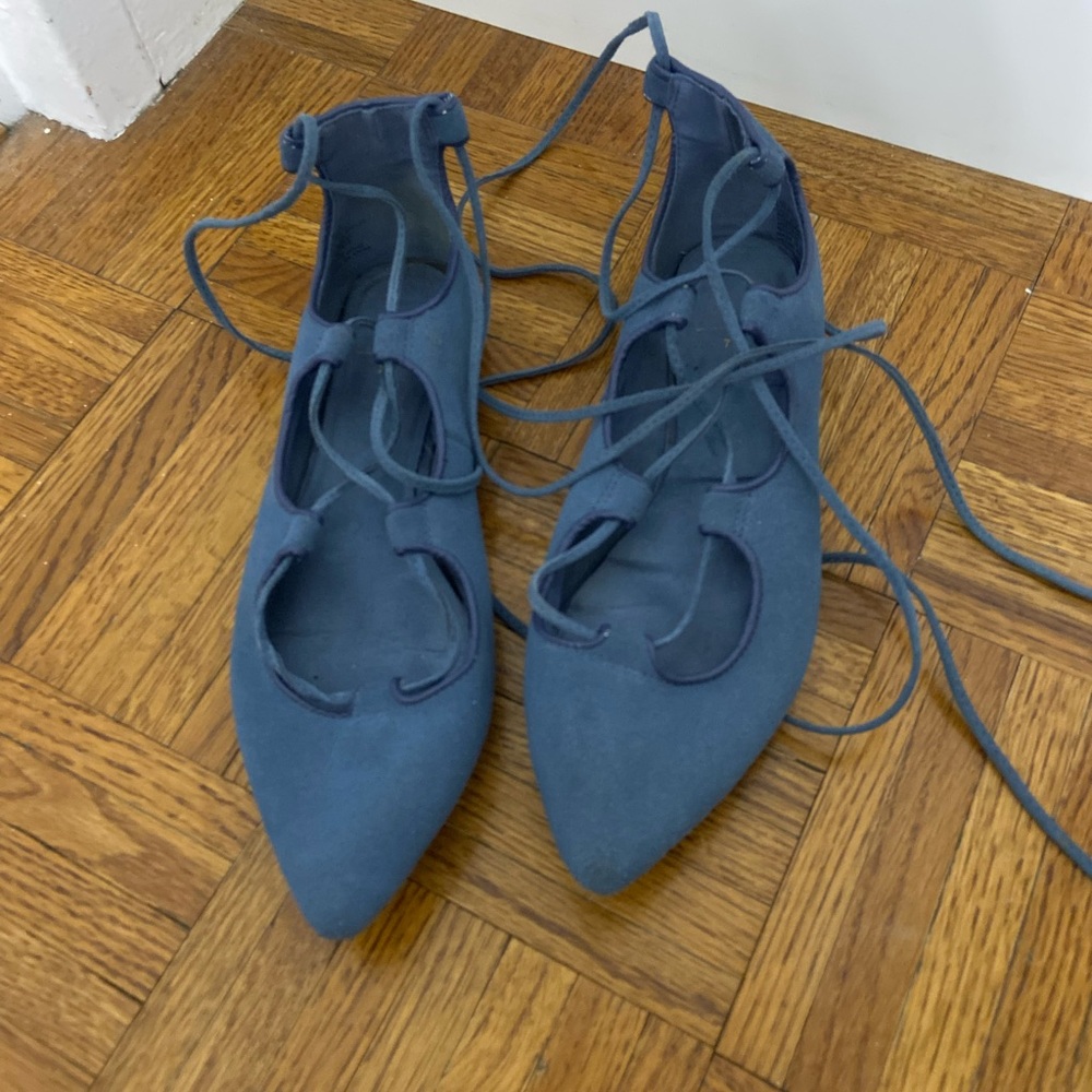 Gap suede lace up pointy toe flats 7.5